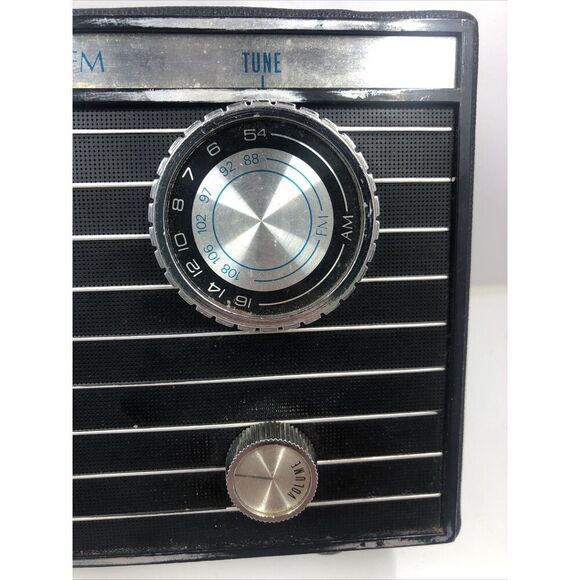 Broadmoor Radio  Model P206 for parts/ display. Nostalgic. Not Working. Rare - Picture 3 of 8